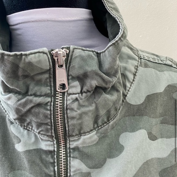 Old Navy Camo Jacket sz Large - Picture 6 of 12